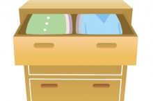 タンスの中の衣類のイラスト